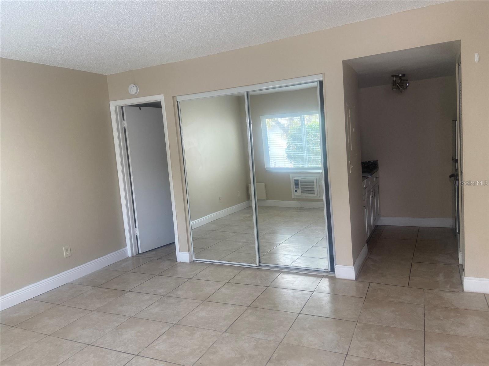 4133 DOLPHIN DR #4133, TAMPA, FL — photo 3
