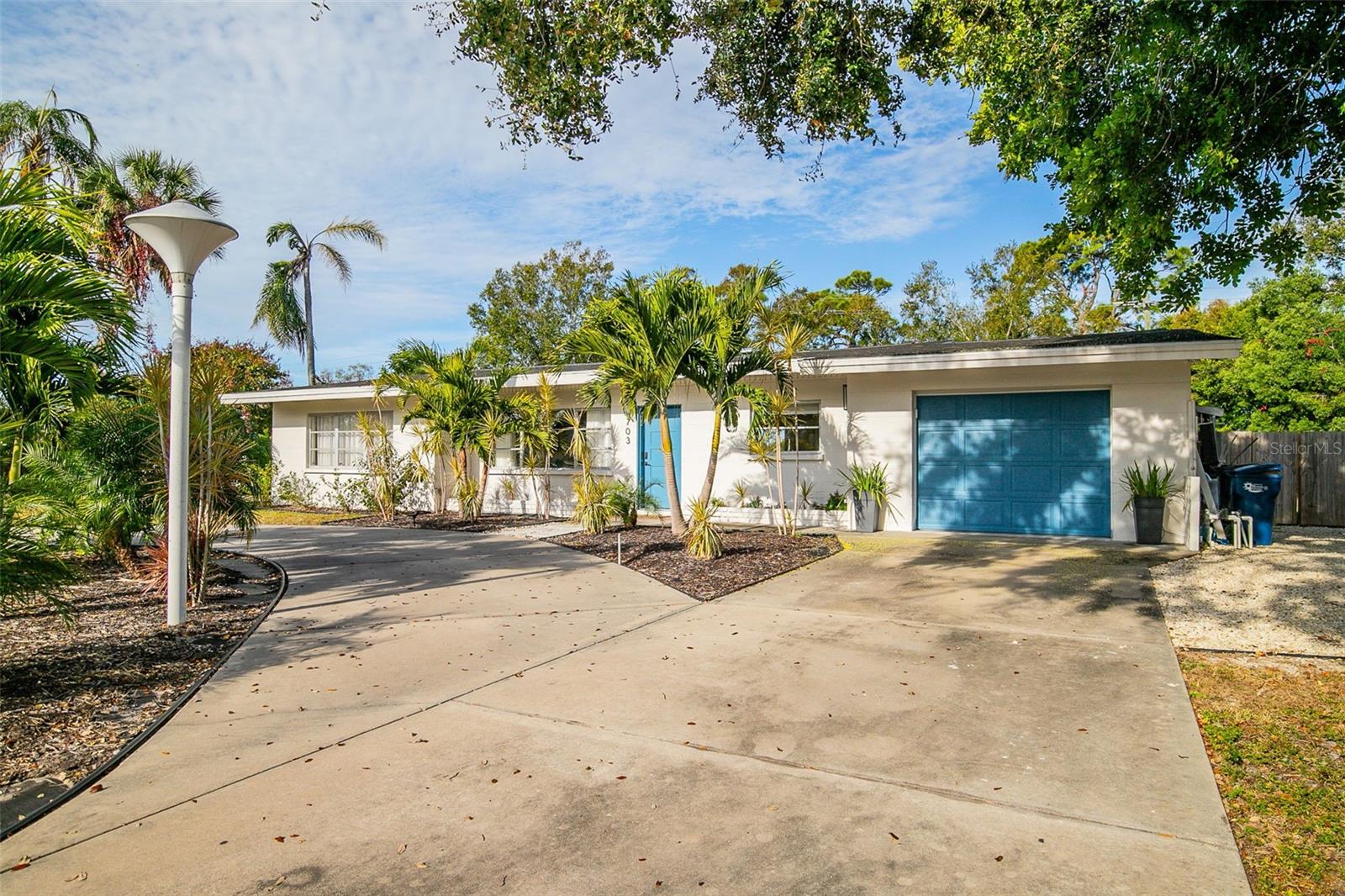 703 WHITFIELD AVE, SARASOTA, FL — photo 4