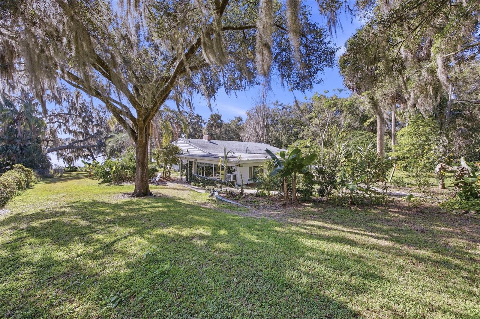 280 PALM CT, UMATILLA, FL — photo 4