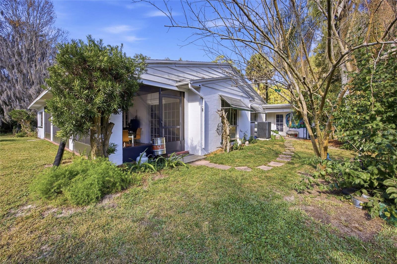 280 PALM CT, UMATILLA, FL — photo 99