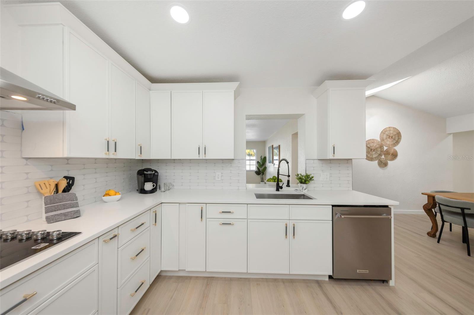 11419 47TH AVE N, ST PETERSBURG, FL — photo 31