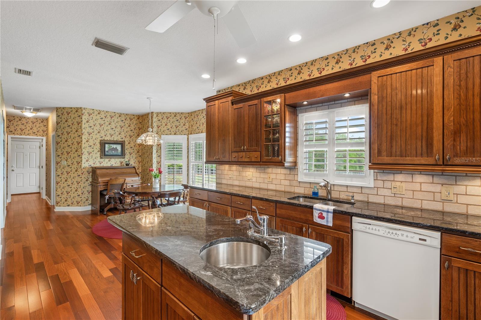 12345 CITRUS WAY, BROOKSVILLE, FL — photo 36