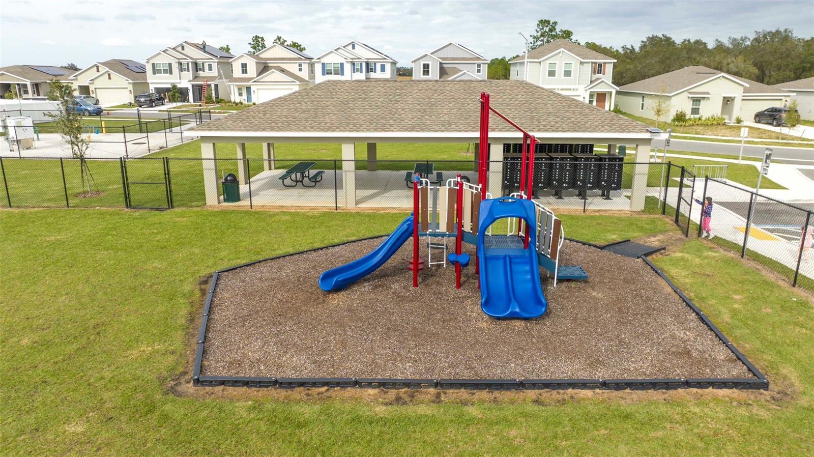 668 DARING DR, DAVENPORT, FL — photo 88