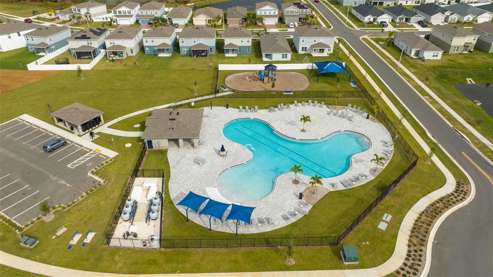 668 DARING DR, DAVENPORT, FL — photo 95
