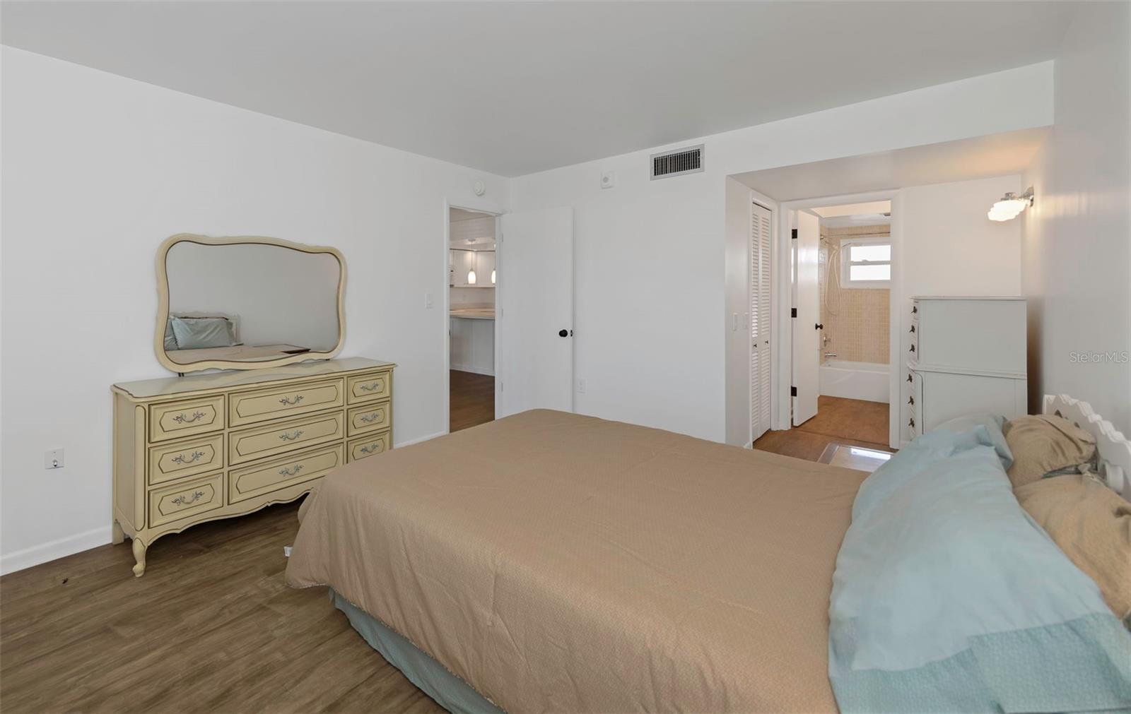5020 BRITTANY DR S #224, ST PETERSBURG, FL — photo 18