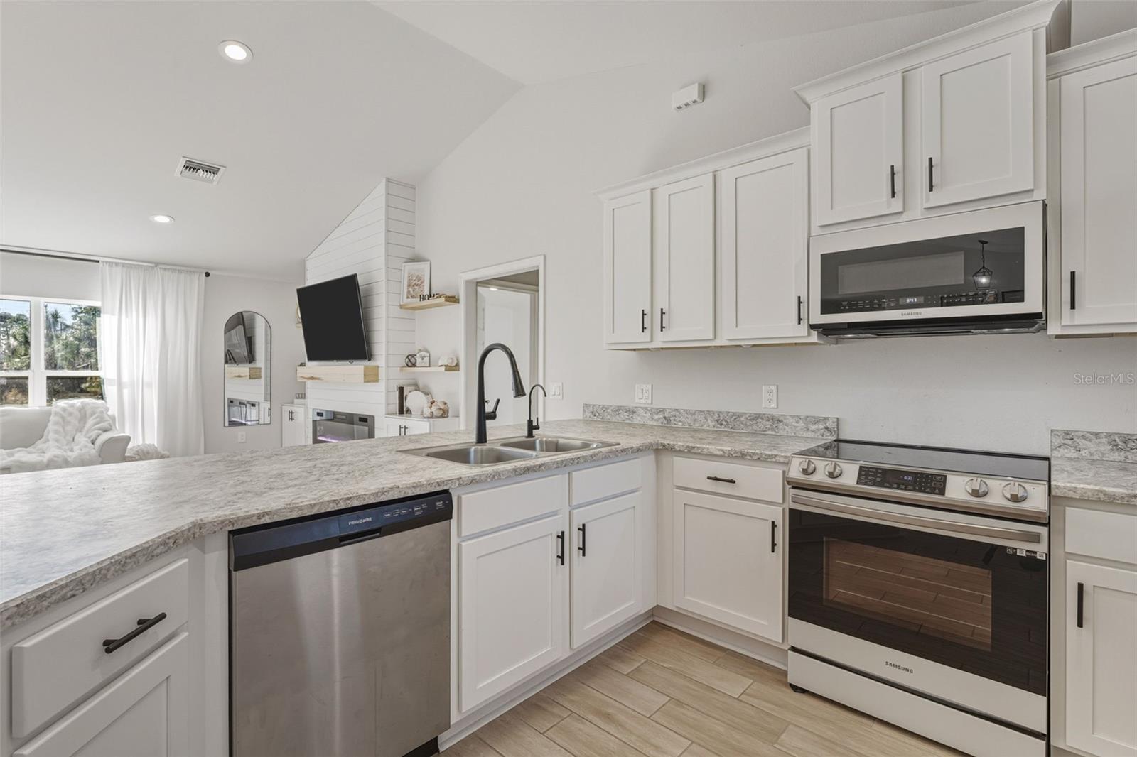 1201 LOTUS ST, PORT CHARLOTTE, FL — photo 11