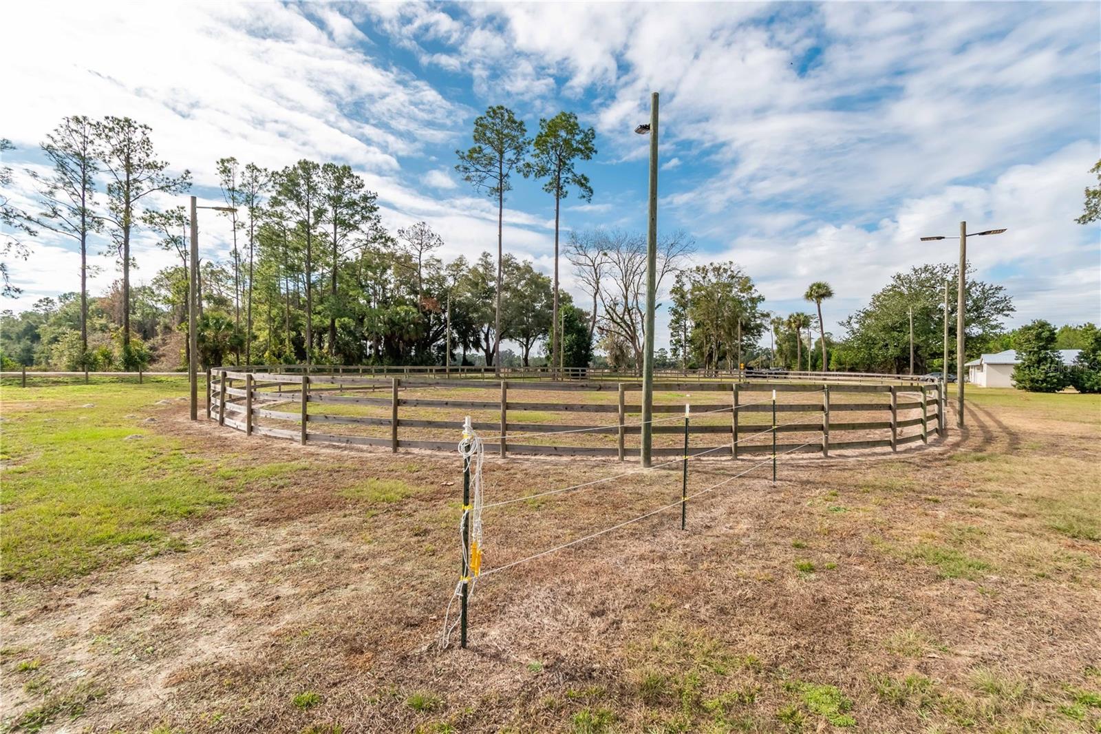 1415 SE 4TH AVE, CHIEFLAND, FL — photo 96