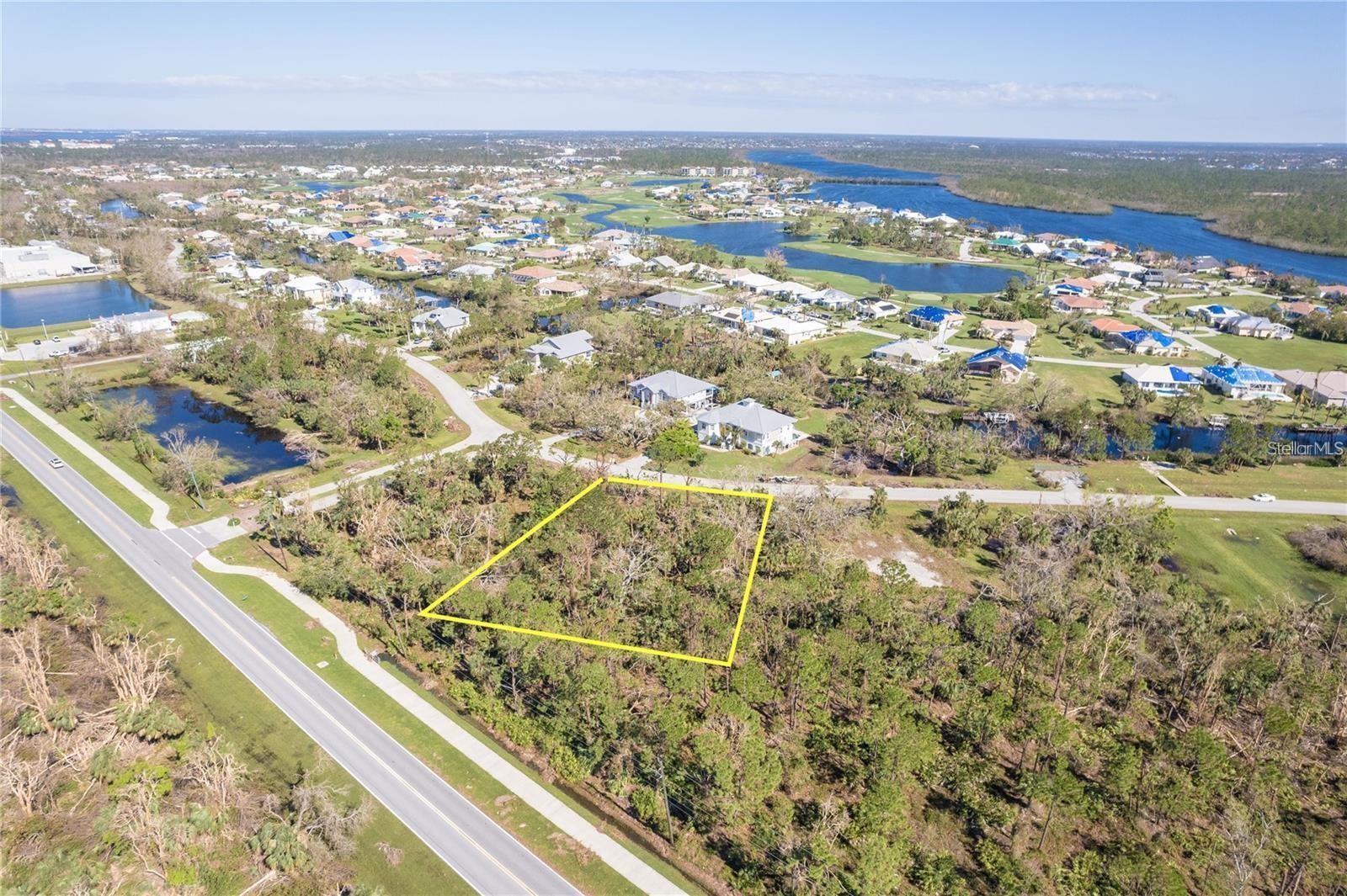 10121 CREEKSIDE DR, PLACIDA, FL