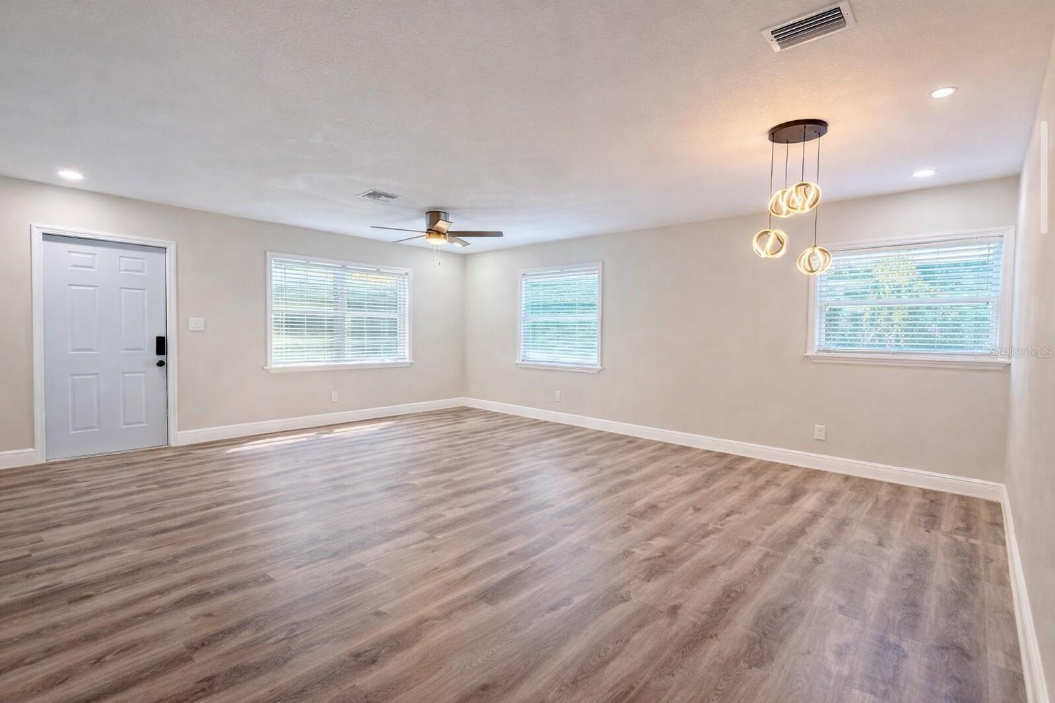 1735 MICHIGAN AVE NE, ST PETERSBURG, FL — photo 6