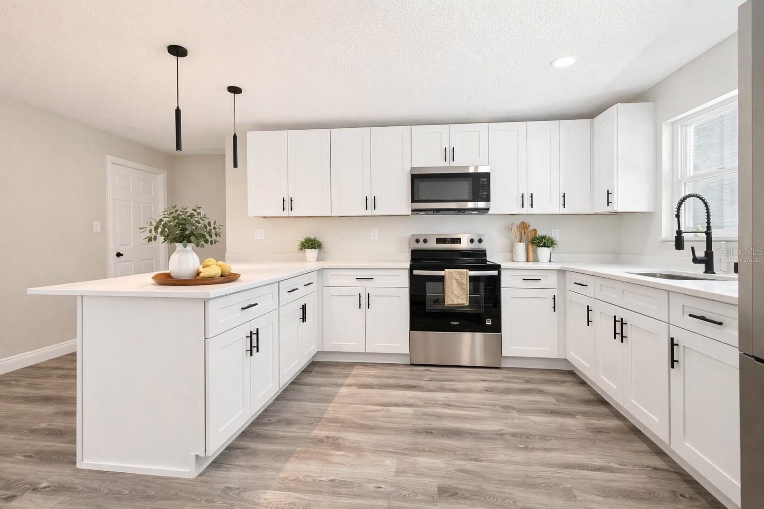 1735 MICHIGAN AVE NE, ST PETERSBURG, FL — photo 7