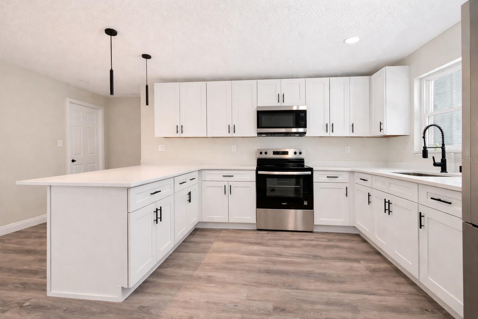 1735 MICHIGAN AVE NE, ST PETERSBURG, FL — photo 8