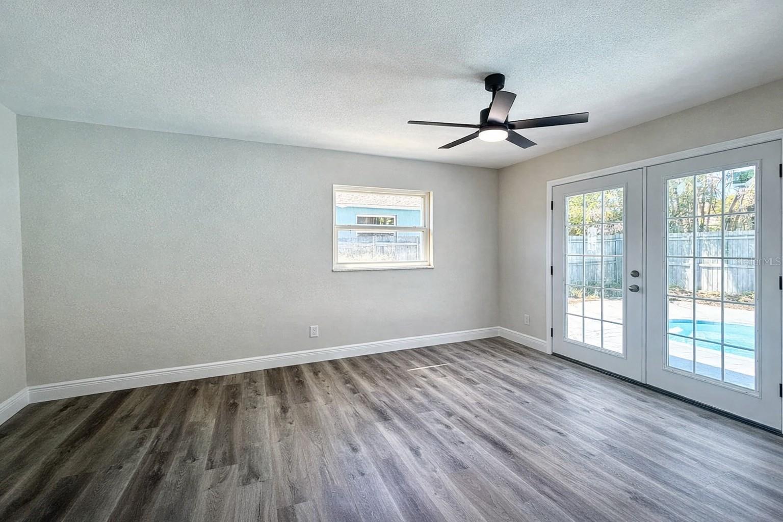 1735 MICHIGAN AVE NE, ST PETERSBURG, FL — photo 15