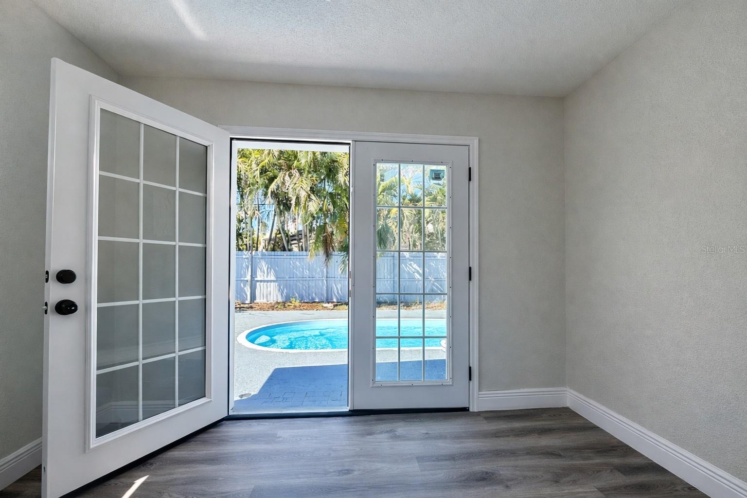 1735 MICHIGAN AVE NE, ST PETERSBURG, FL — photo 16