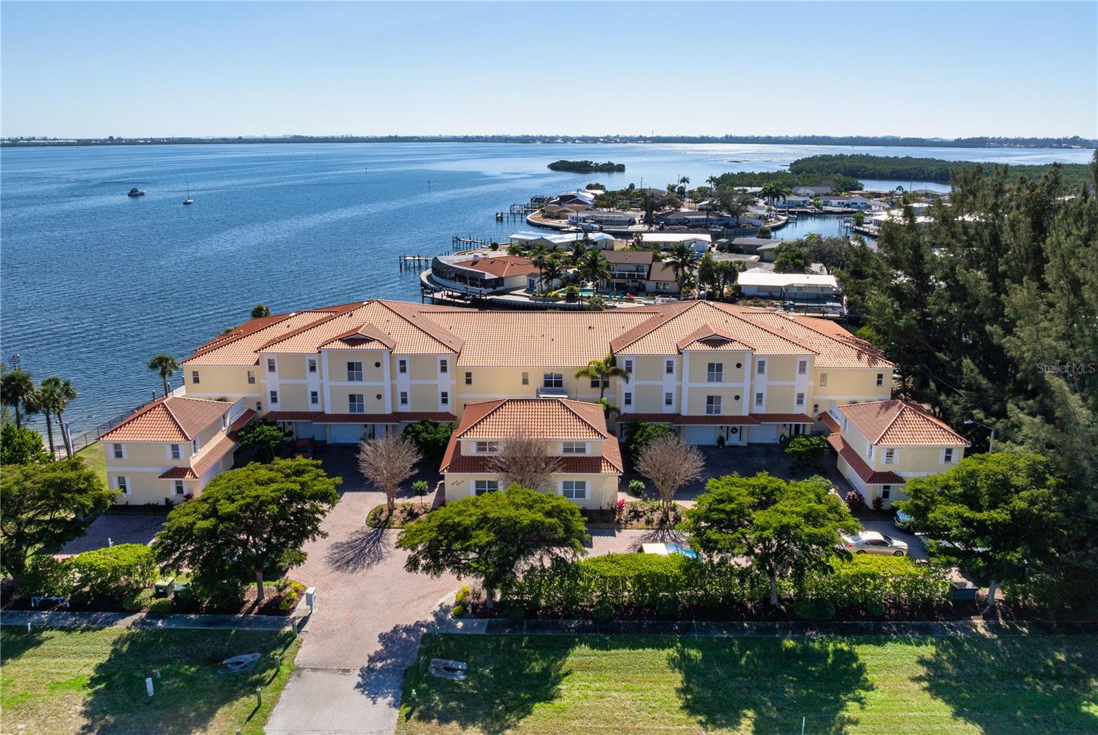 9923 MANATEE AVE W, BRADENTON, FL