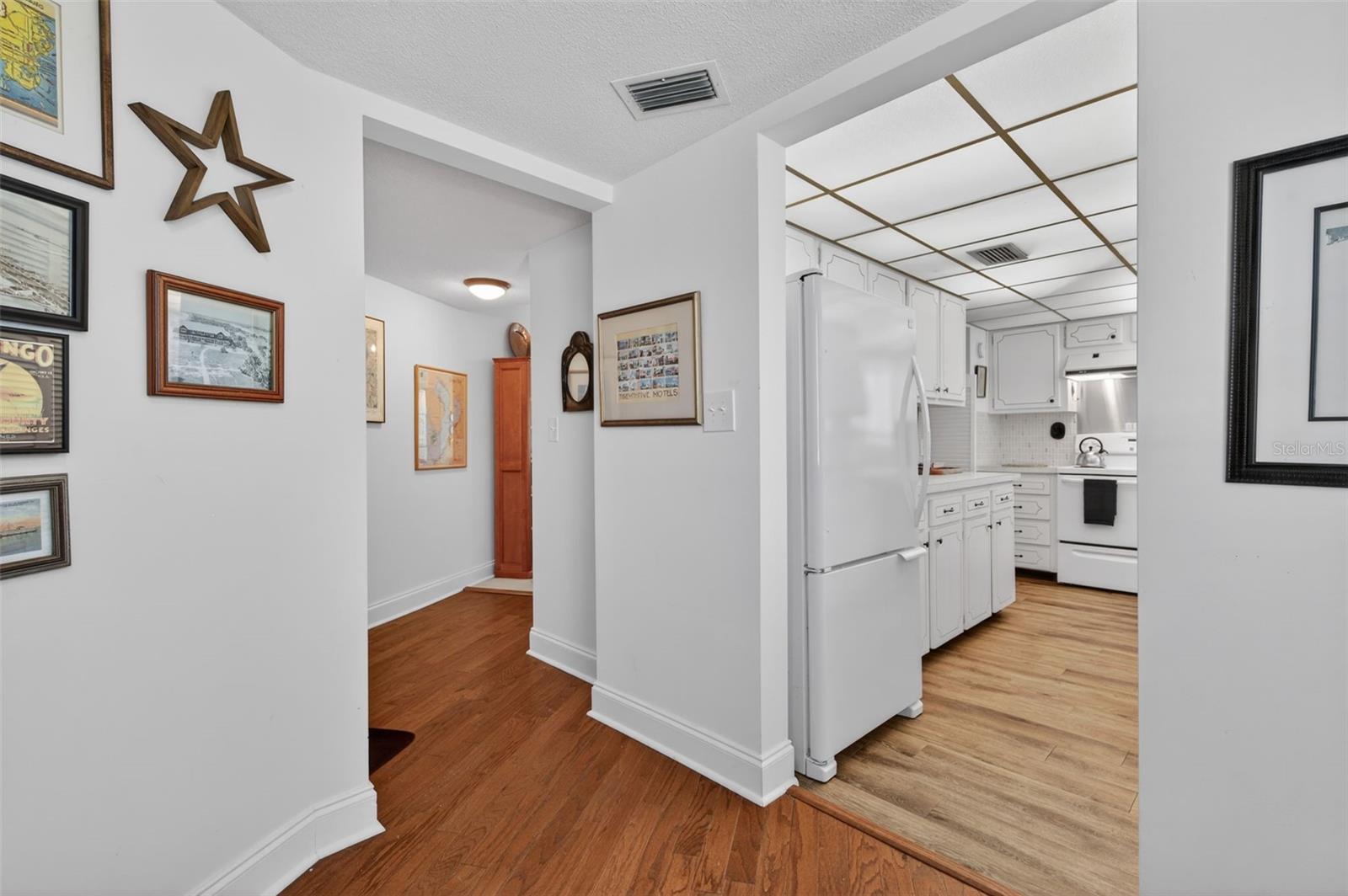 1200 N SHORE DR NE #201 furnished, ST PETERSBURG, FL — photo 34