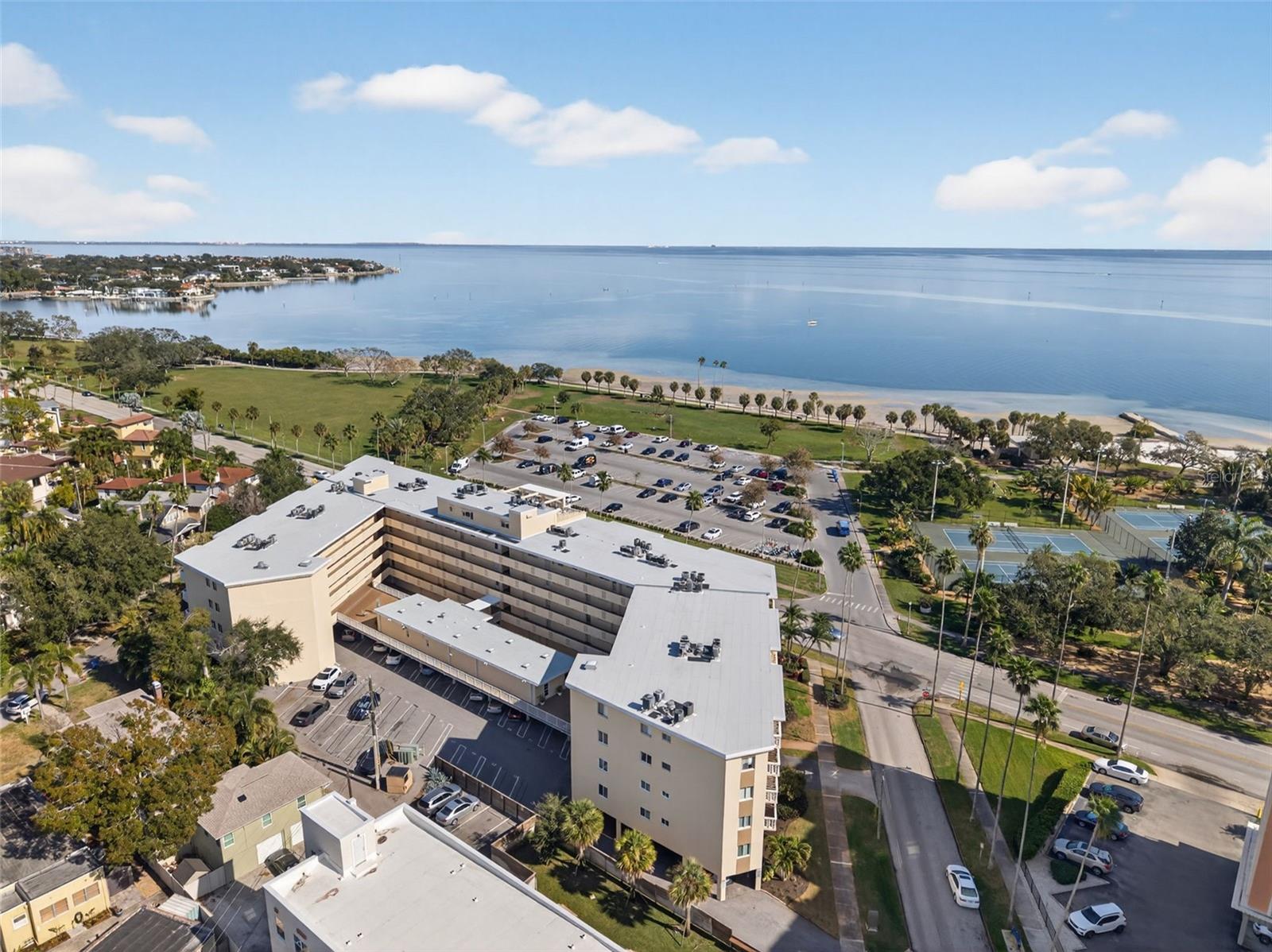 1200 N SHORE DR NE #201 furnished, ST PETERSBURG, FL — photo 3