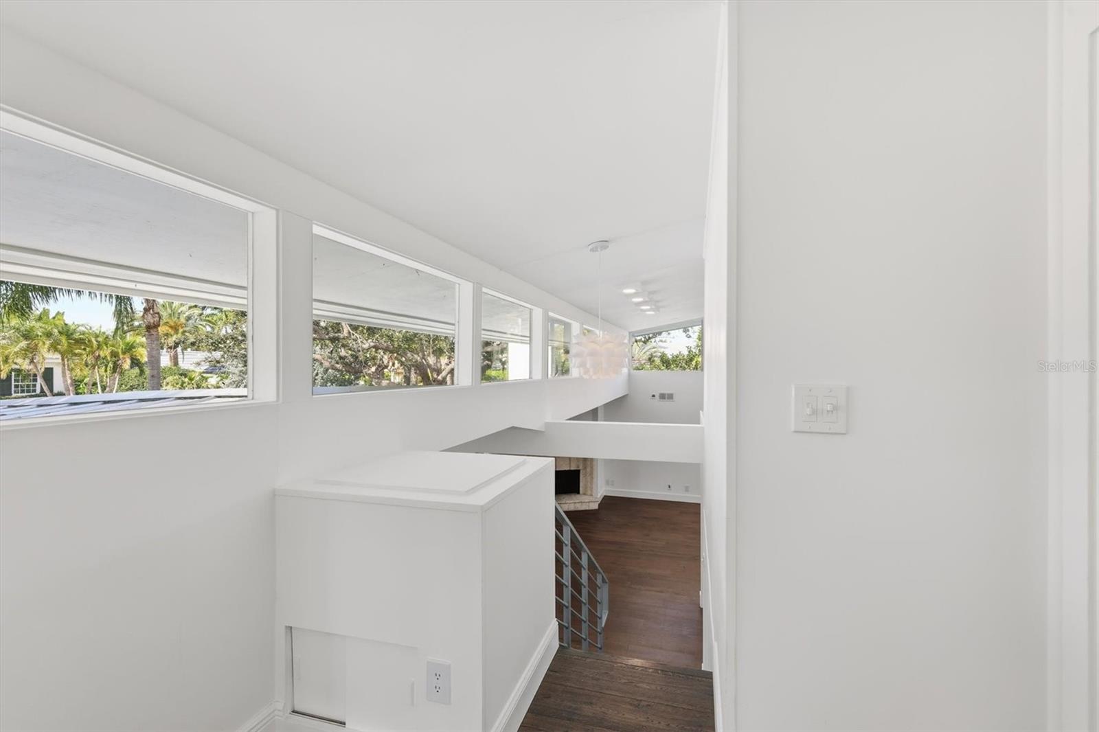 425 PARTRIDGE CIR, SARASOTA, FL — photo 29