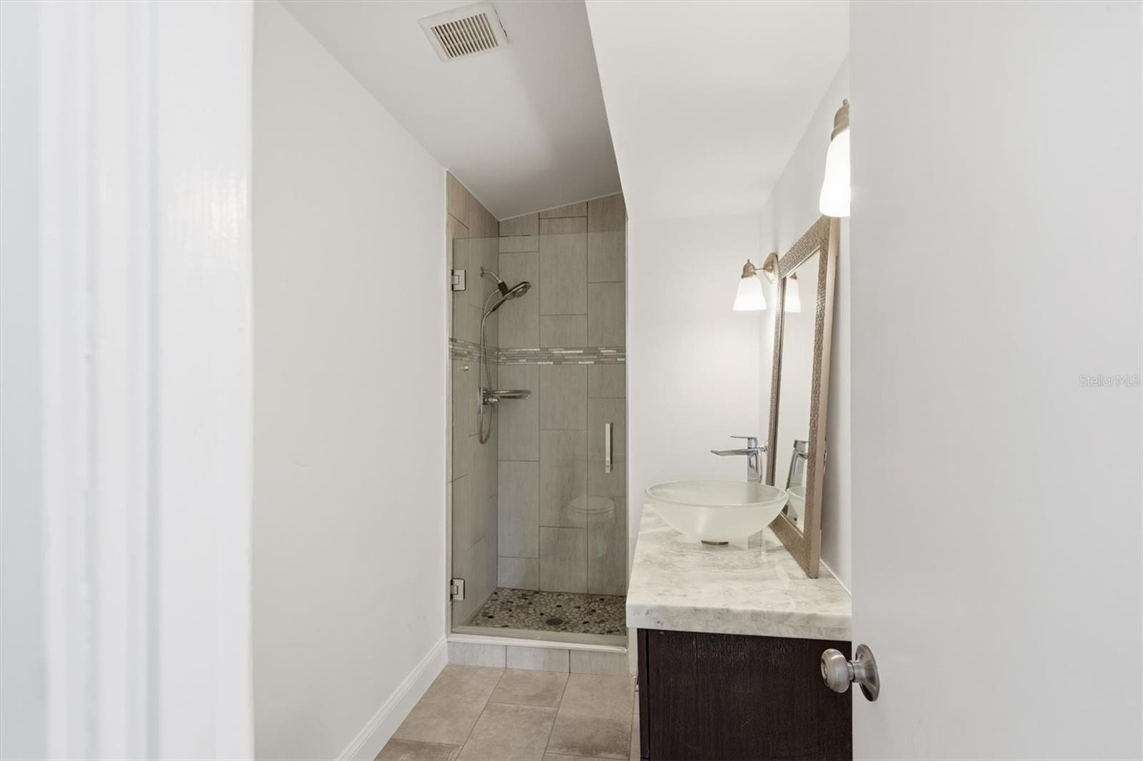 425 PARTRIDGE CIR, SARASOTA, FL — photo 32