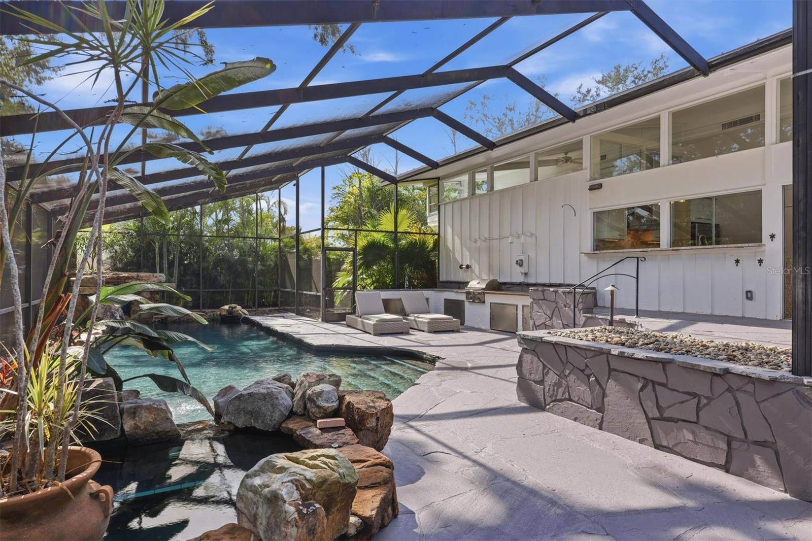 425 PARTRIDGE CIR, SARASOTA, FL — photo 38