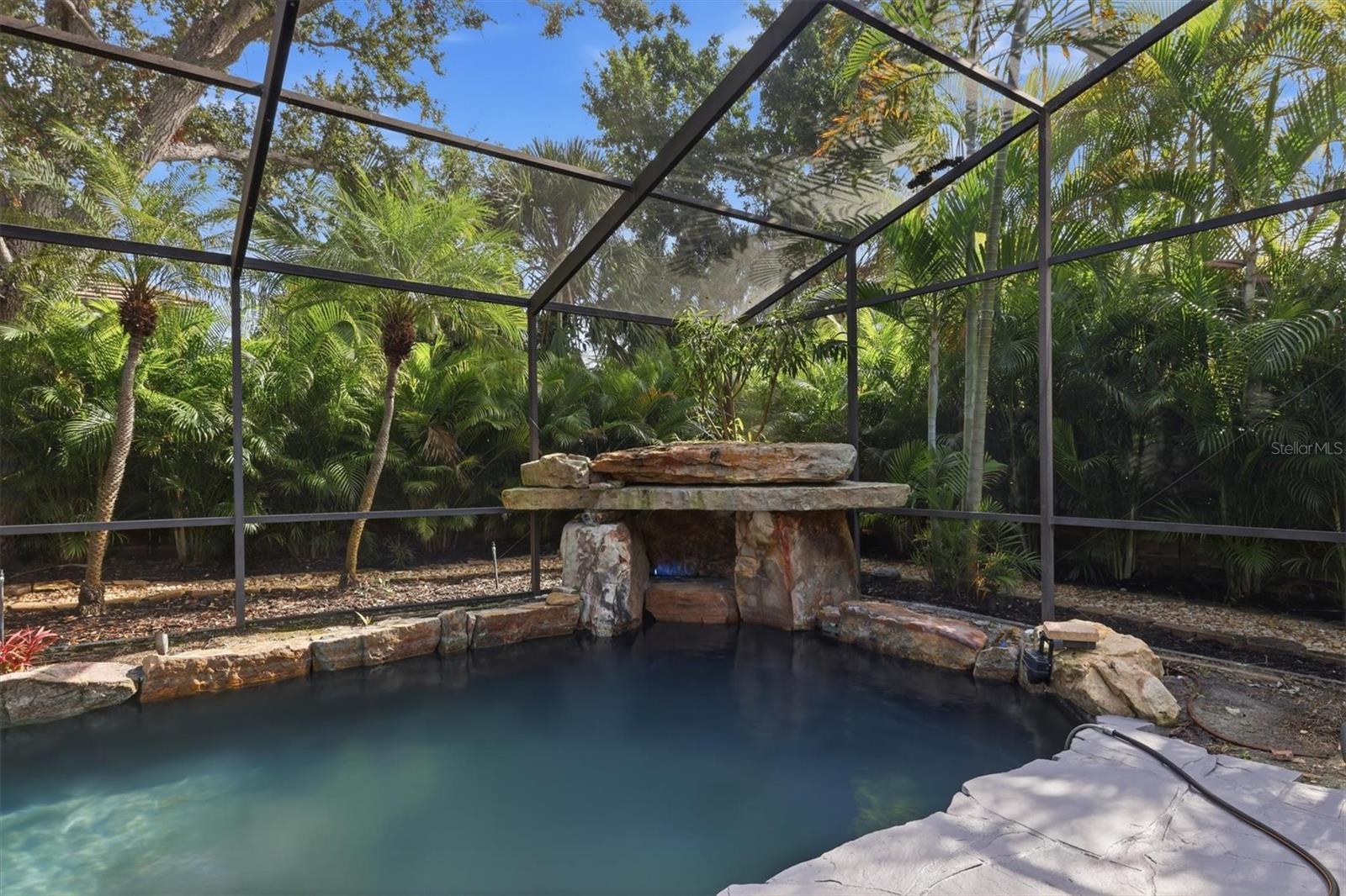 425 PARTRIDGE CIR, SARASOTA, FL — photo 42