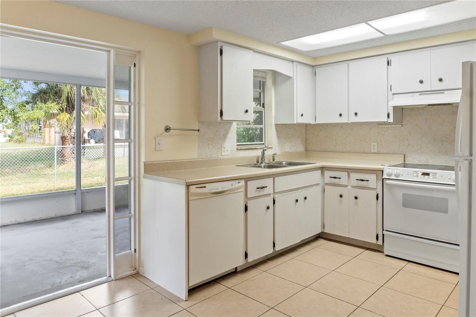 340 PERIWINKLE RD, VENICE, FL — photo 15