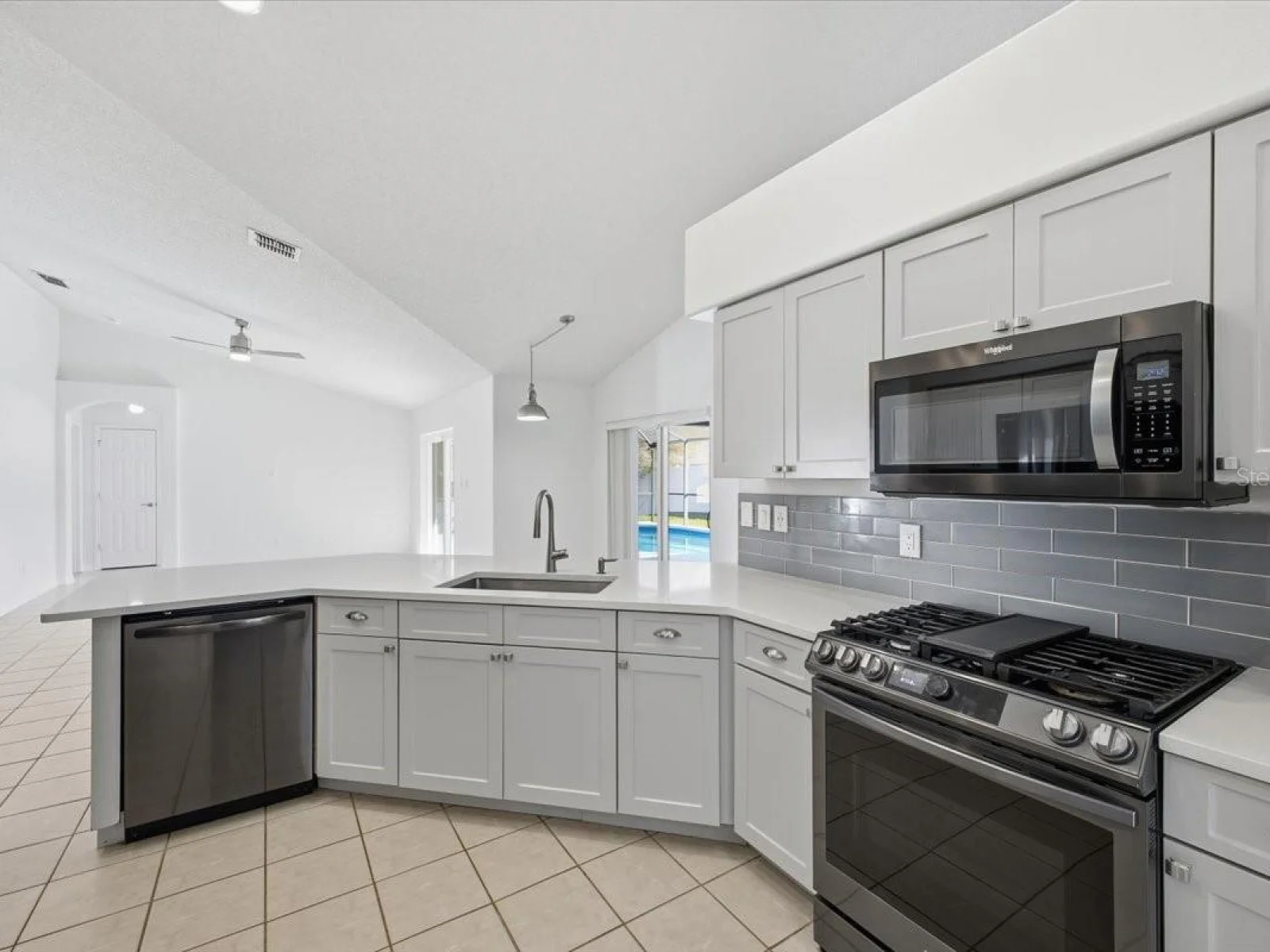 3133 SAMOSA HILL CIR, CLERMONT, FL — photo 42
