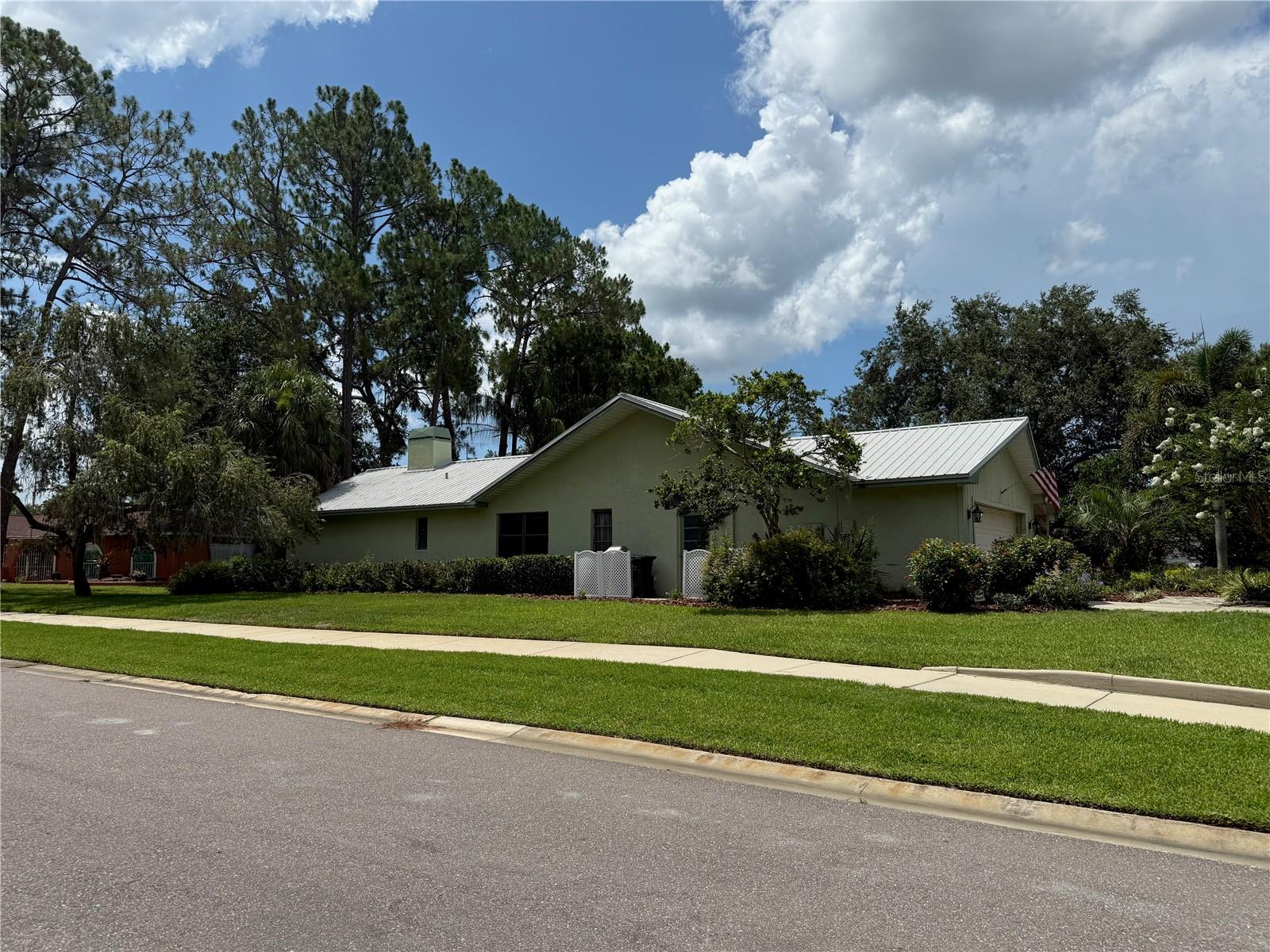 2215 TONIWOOD LN, PALM HARBOR, FL — photo 2