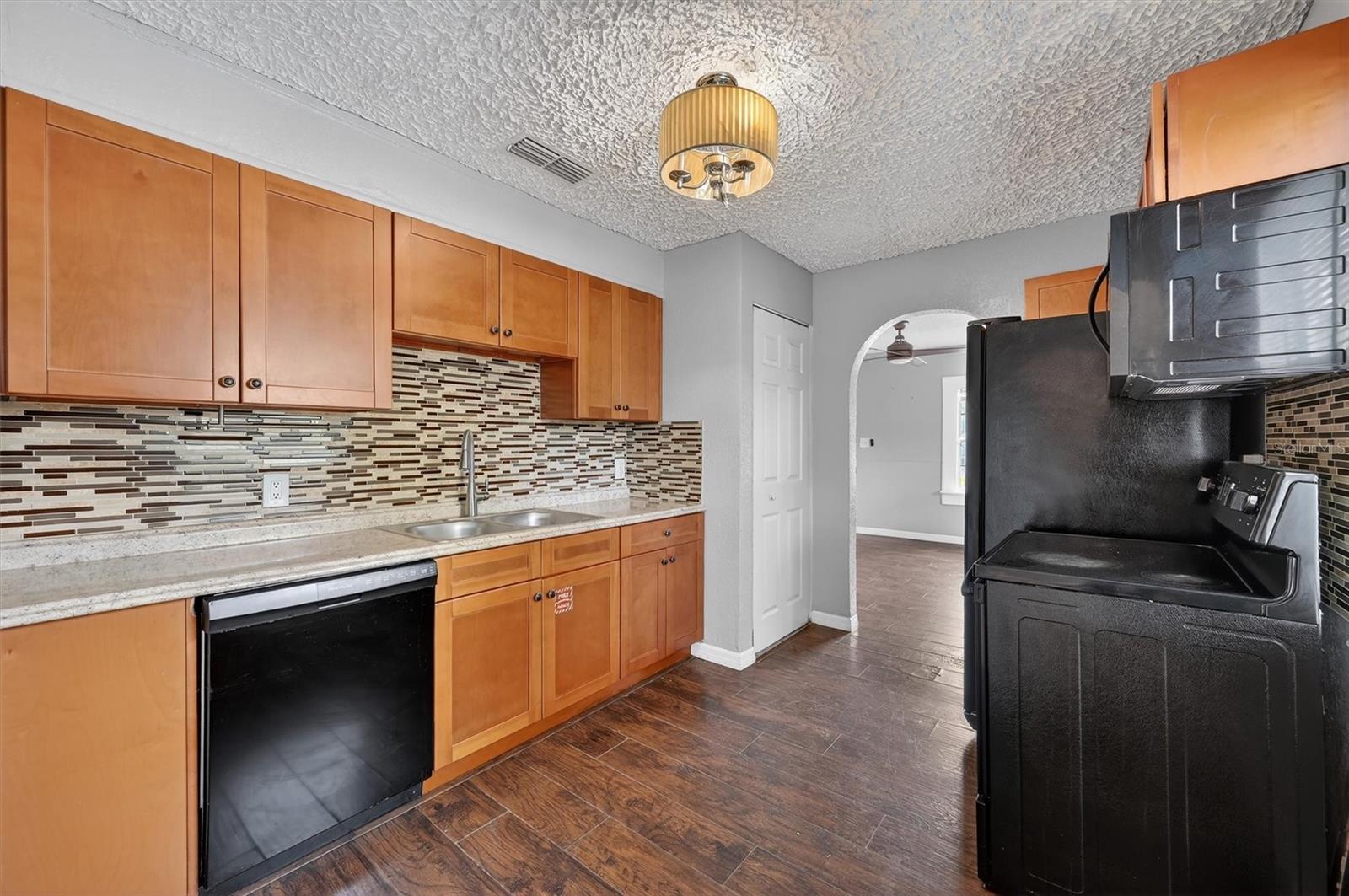 1908 E JEAN ST, TAMPA, FL — photo 14
