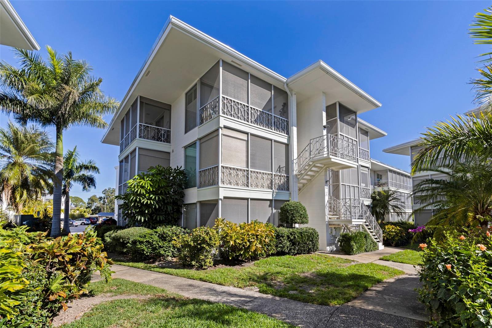 1036 NORTH SHORE DR NE #1, ST PETERSBURG, FL