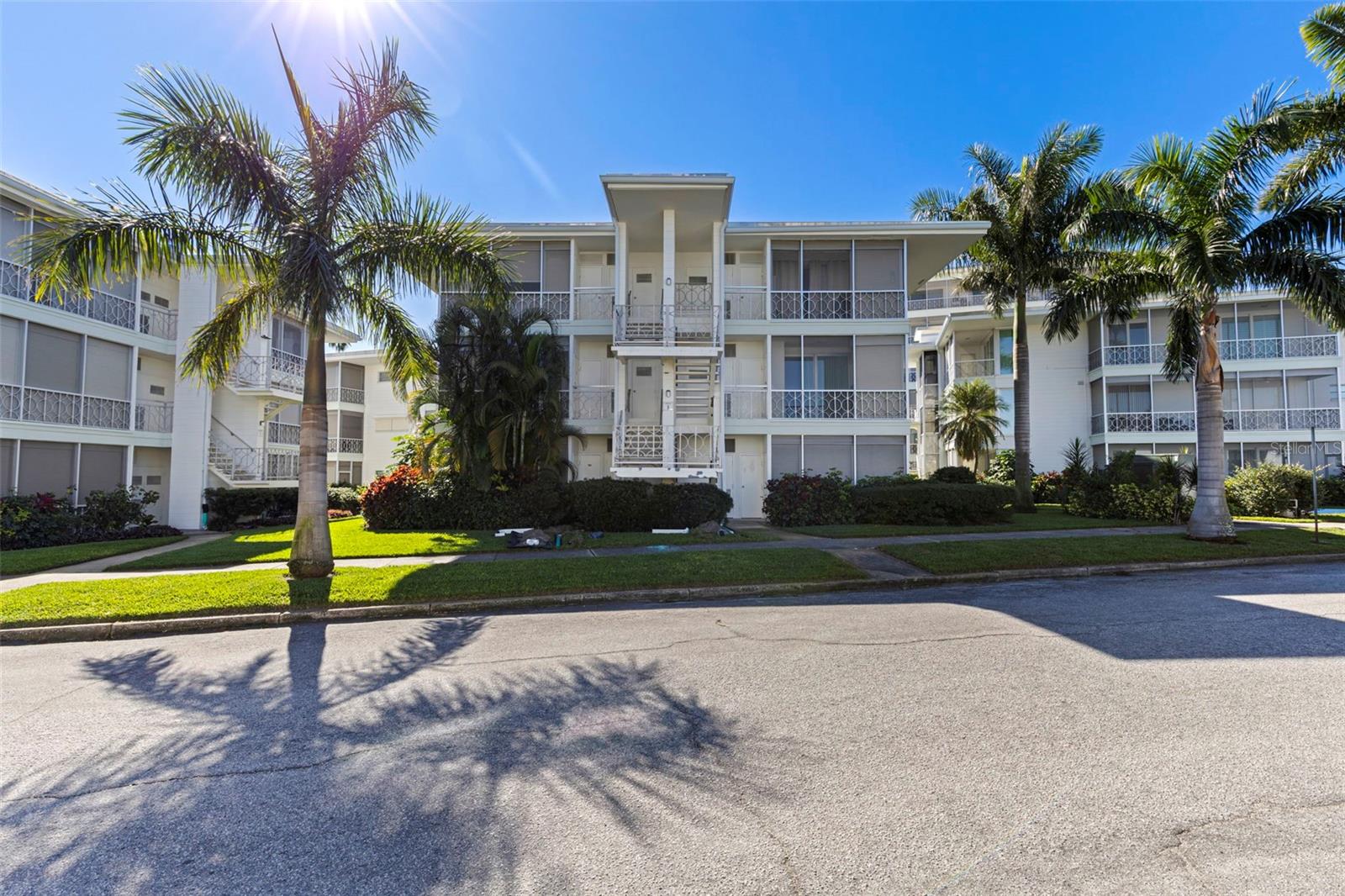 1036 NORTH SHORE DR NE #1, ST PETERSBURG, FL — photo 27