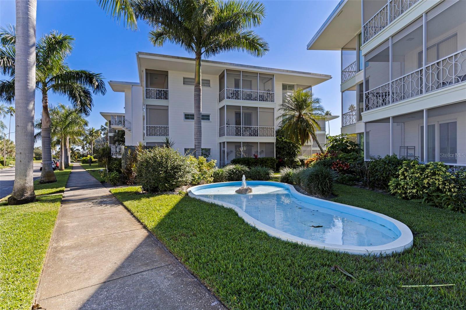 1036 NORTH SHORE DR NE #1, ST PETERSBURG, FL — photo 29