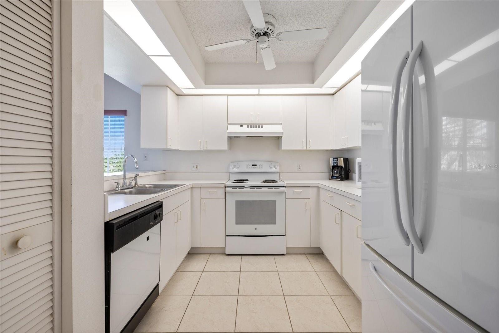 841 WATERSIDE DR #206, VENICE, FL — photo 12