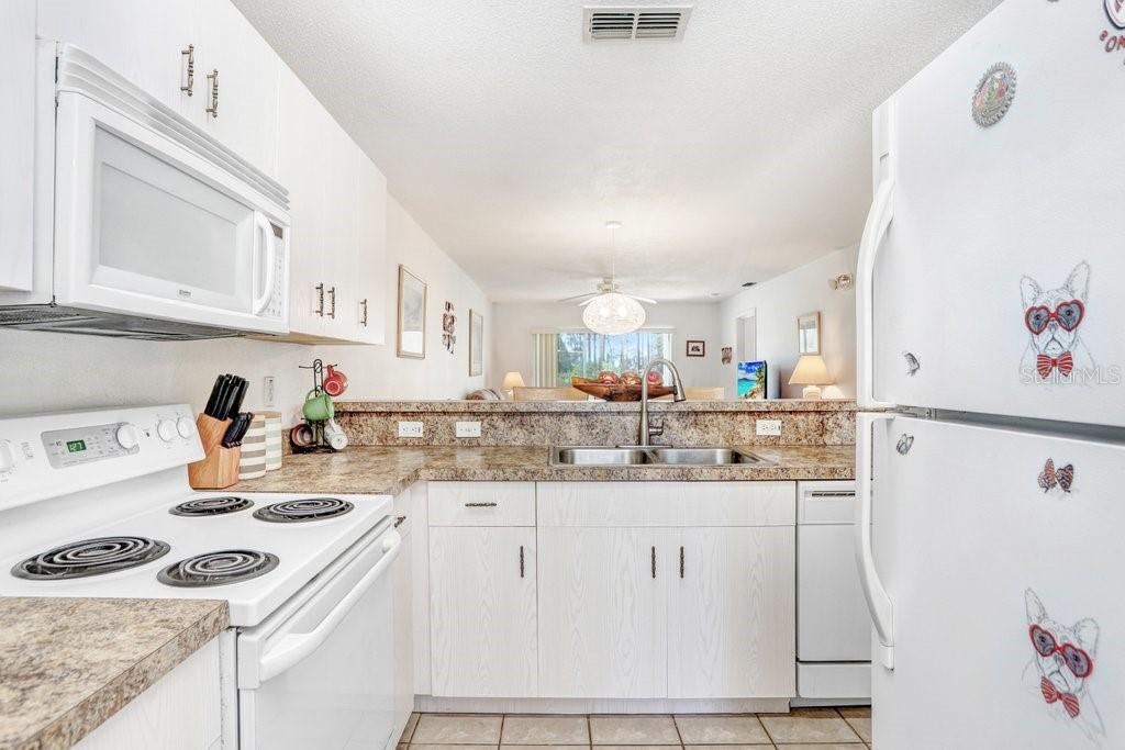 116 OCEAN BLUFF DR, KISSIMMEE, FL — photo 9