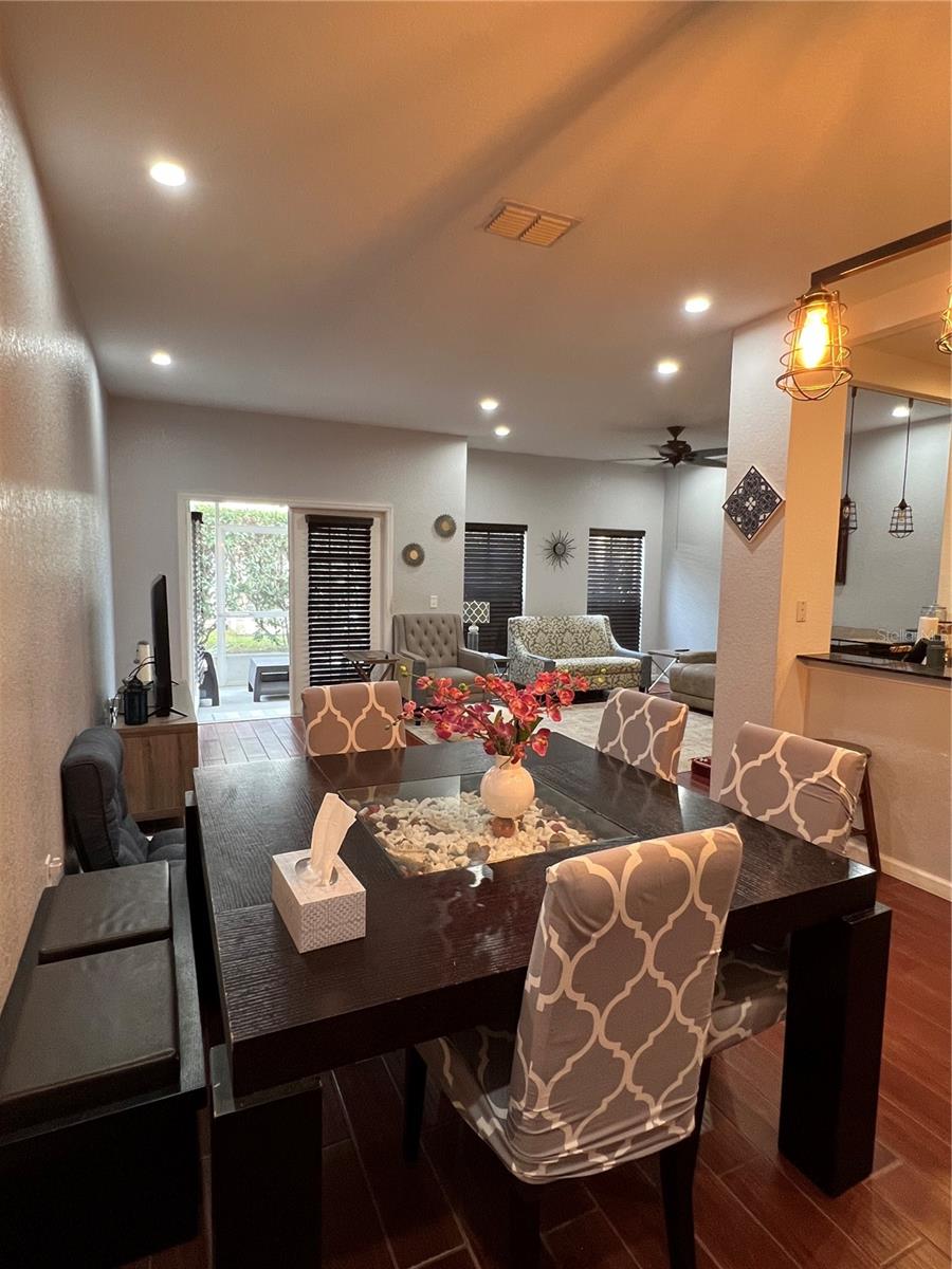 8210 DOWN ROYAL RD, TAMPA, FL — photo 12