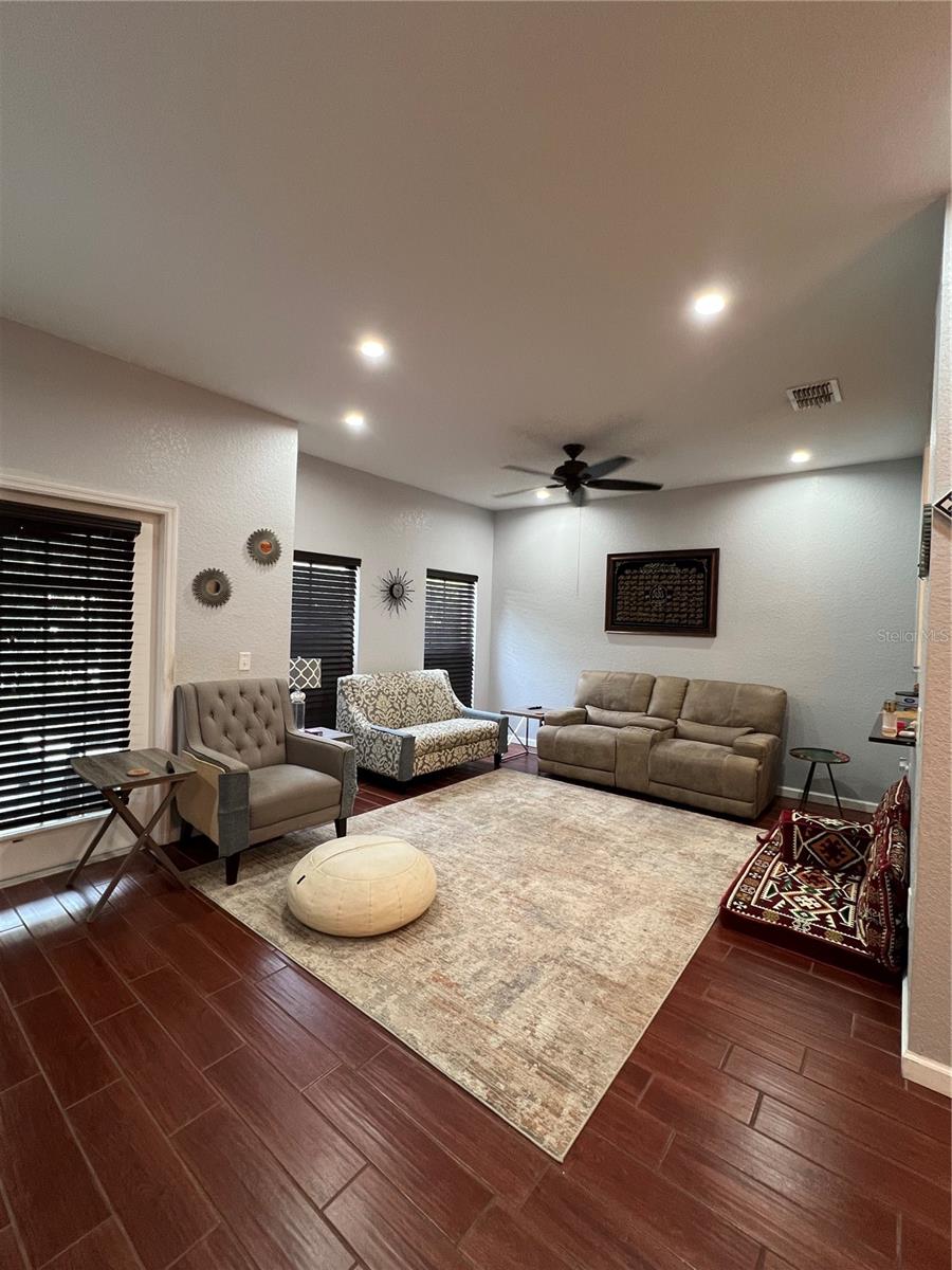 8210 DOWN ROYAL RD, TAMPA, FL — photo 10