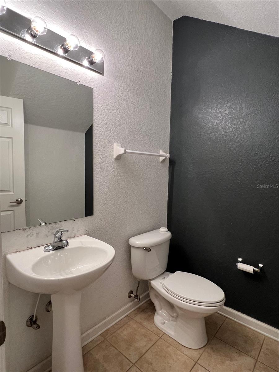 8210 DOWN ROYAL RD, TAMPA, FL — photo 21
