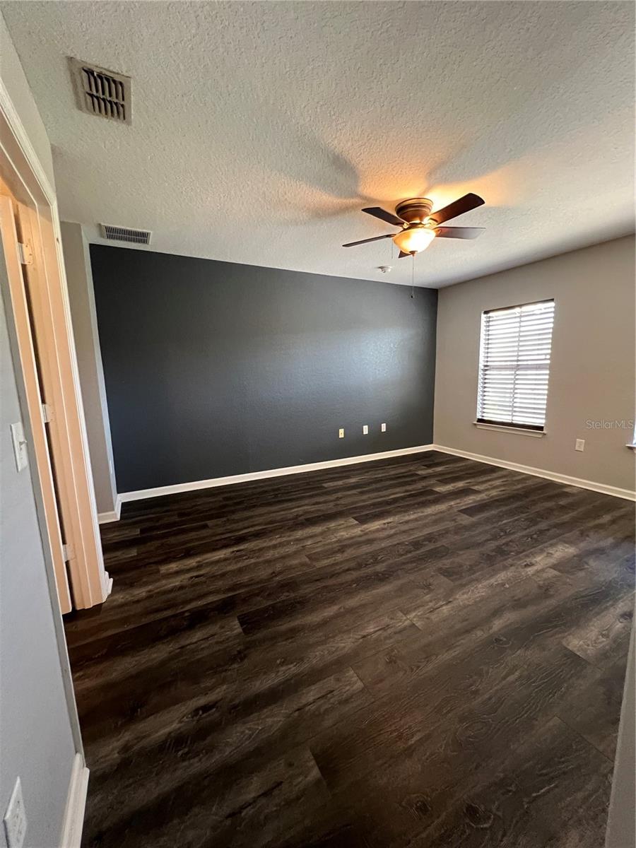 8210 DOWN ROYAL RD, TAMPA, FL — photo 32