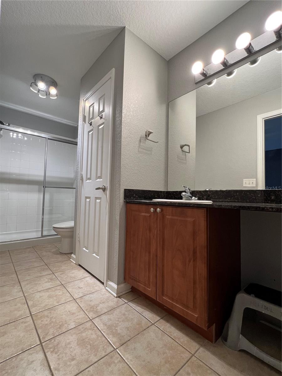 8210 DOWN ROYAL RD, TAMPA, FL — photo 30