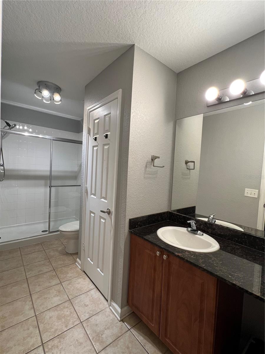 8210 DOWN ROYAL RD, TAMPA, FL — photo 31