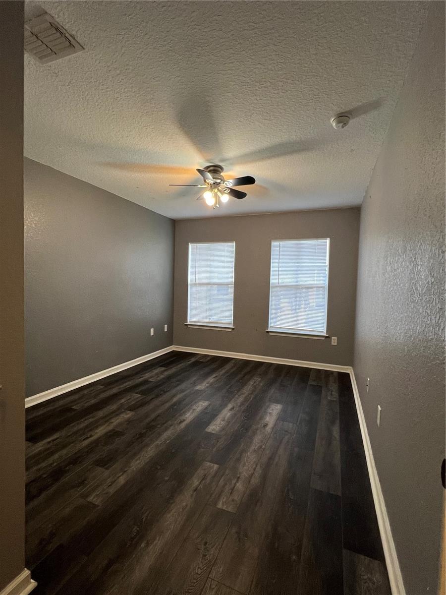 8210 DOWN ROYAL RD, TAMPA, FL — photo 28