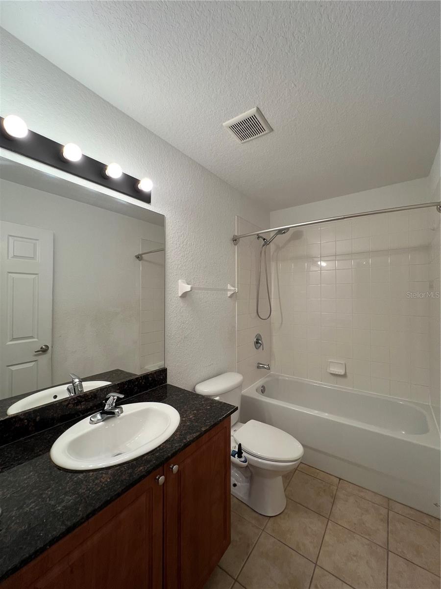 8210 DOWN ROYAL RD, TAMPA, FL — photo 27