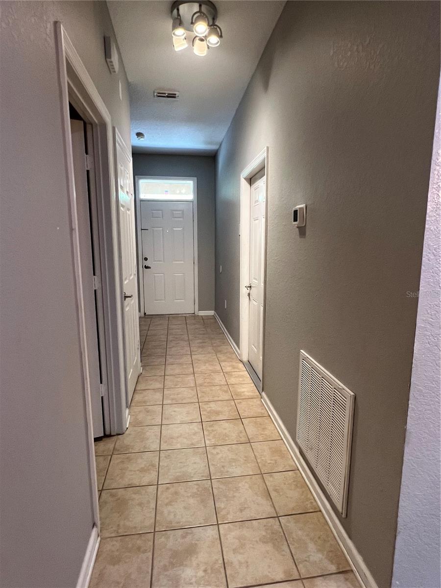 8210 DOWN ROYAL RD, TAMPA, FL — photo 3