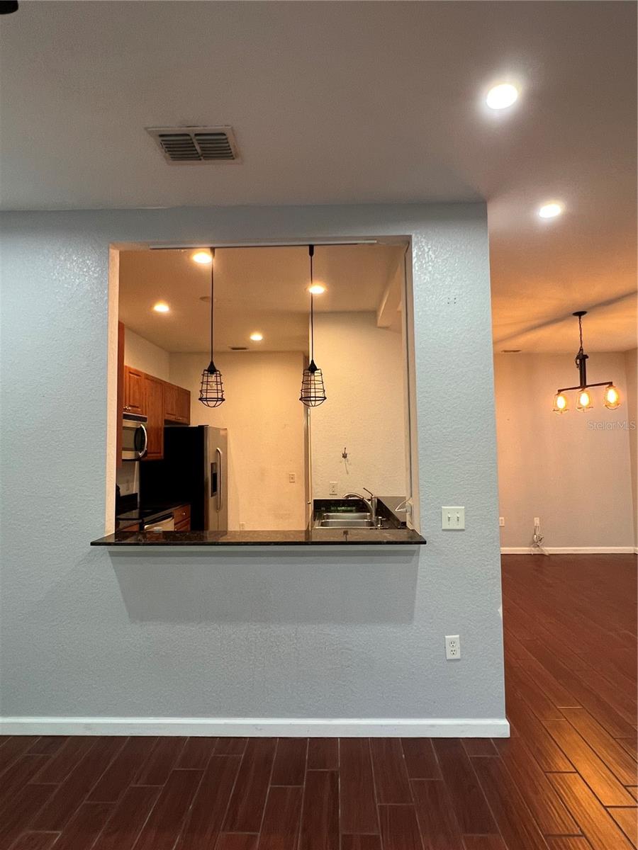 8210 DOWN ROYAL RD, TAMPA, FL — photo 17