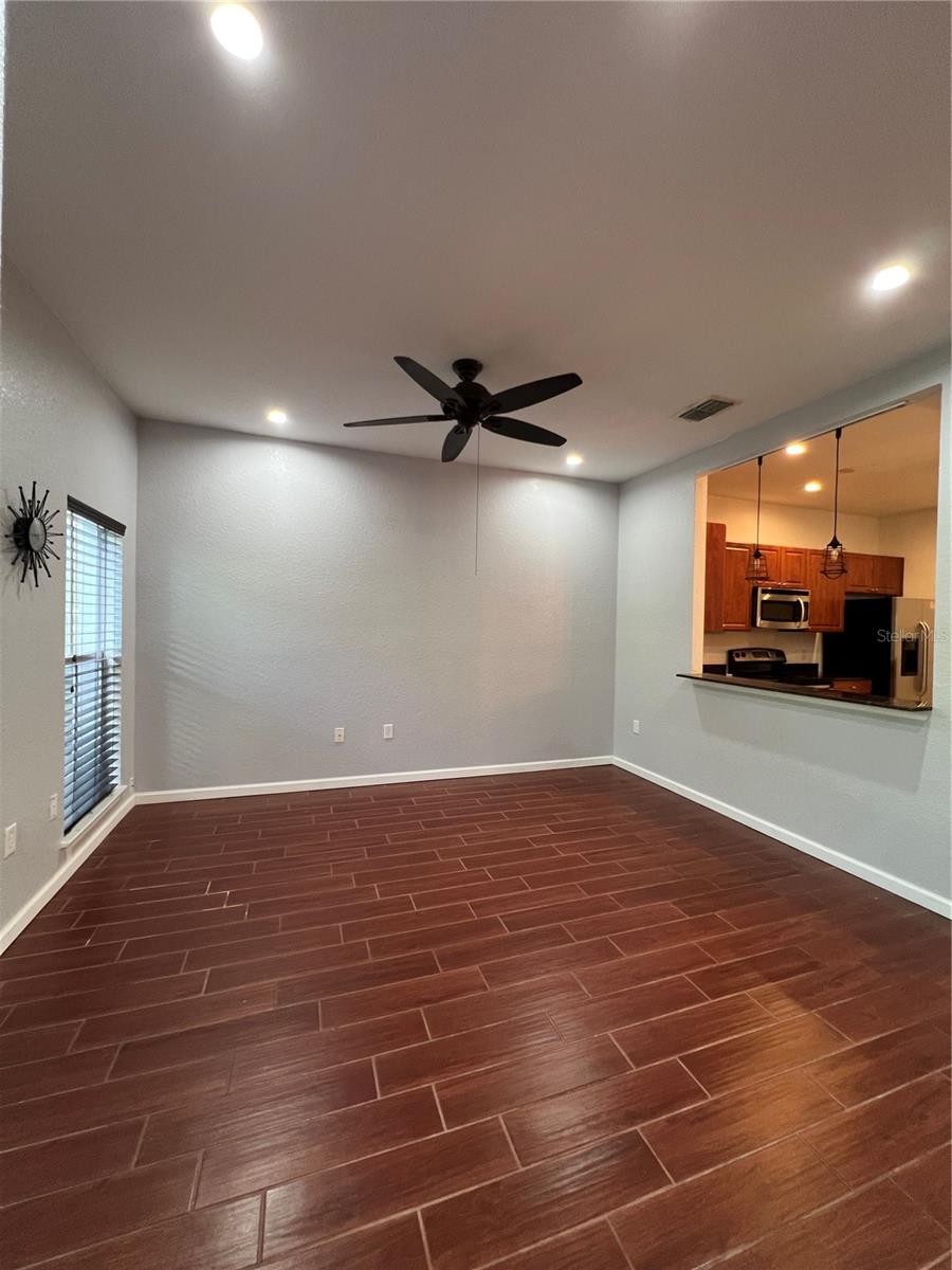 8210 DOWN ROYAL RD, TAMPA, FL — photo 19