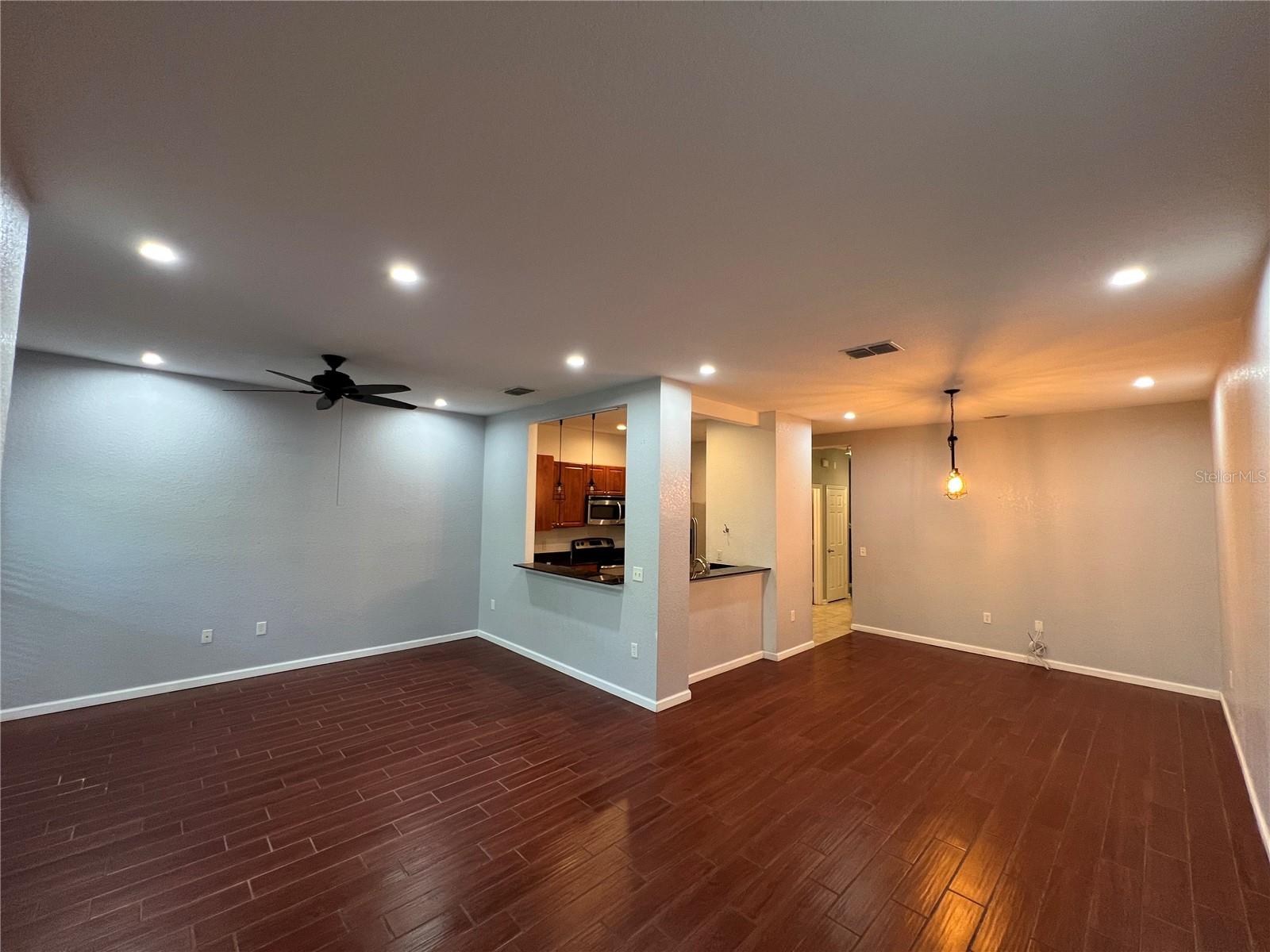 8210 DOWN ROYAL RD, TAMPA, FL — photo 16
