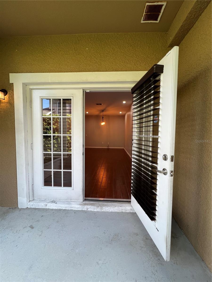 8210 DOWN ROYAL RD, TAMPA, FL — photo 36