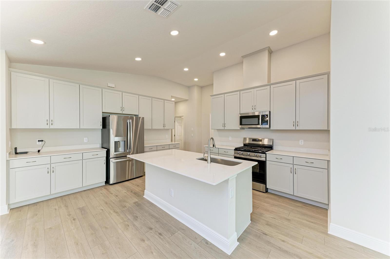 12374 OAK  HILL WAY, PARRISH, FL — photo 2