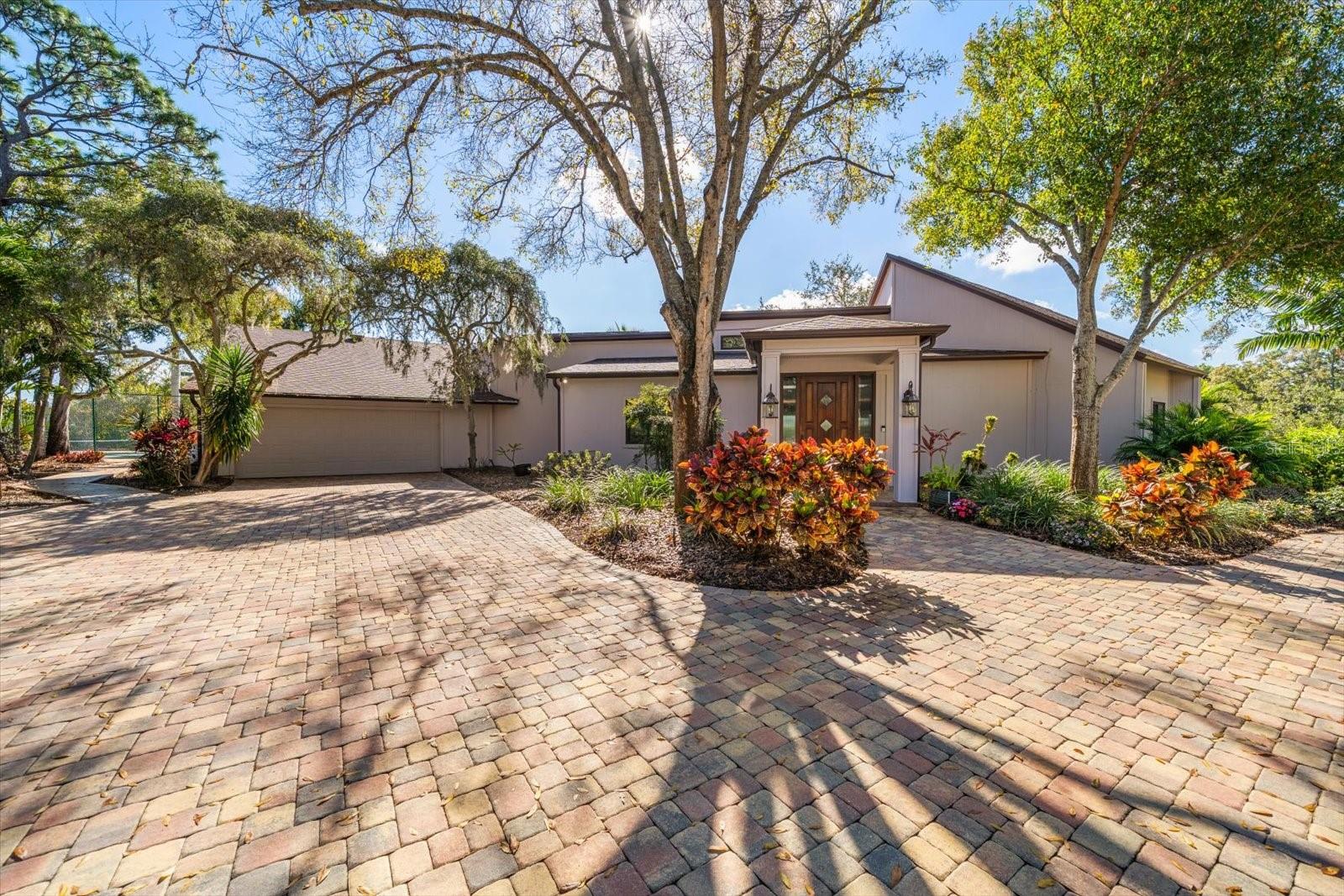 2402 PINE HAMMOCK, CLEARWATER, FL — photo 2