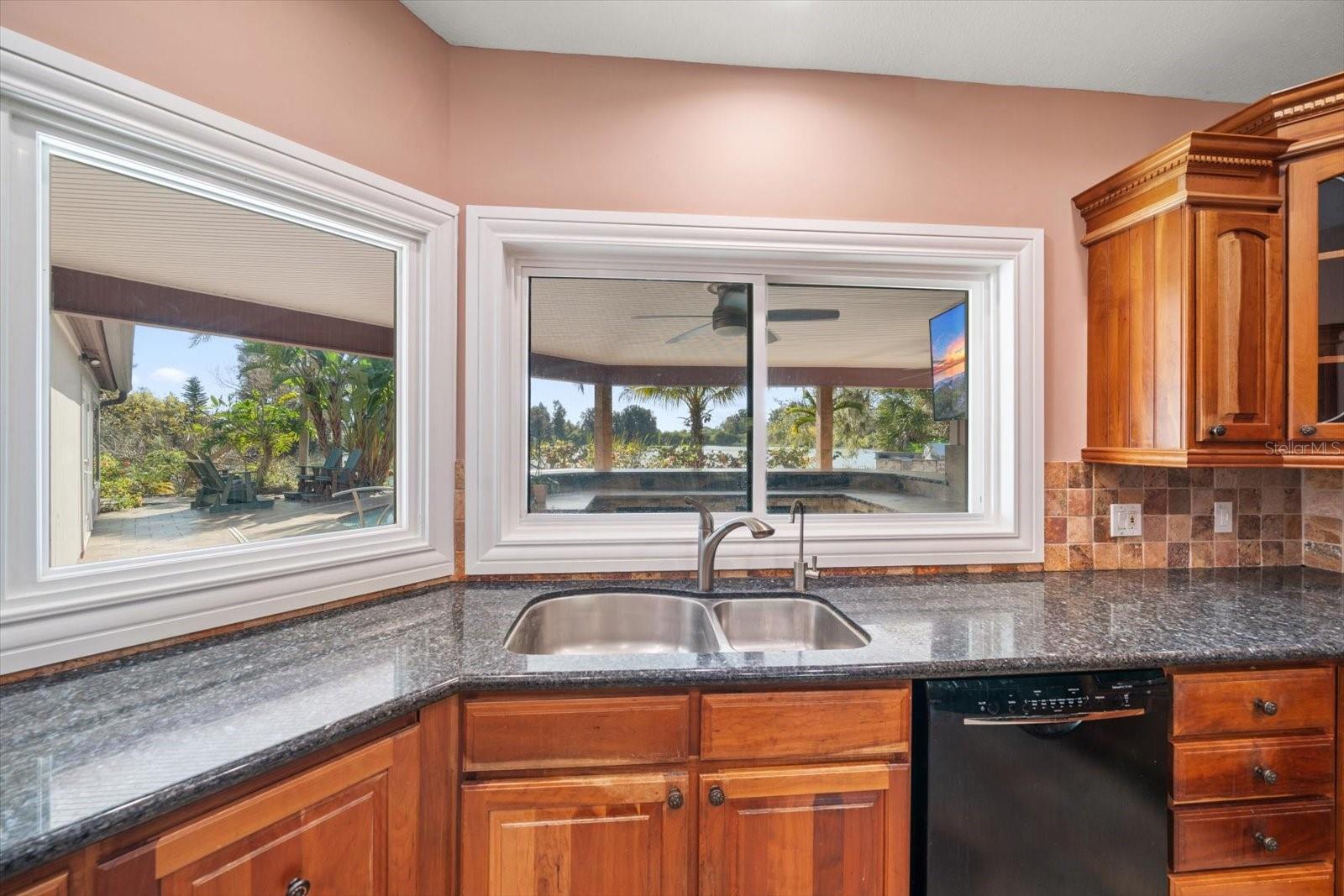 2402 PINE HAMMOCK, CLEARWATER, FL — photo 25
