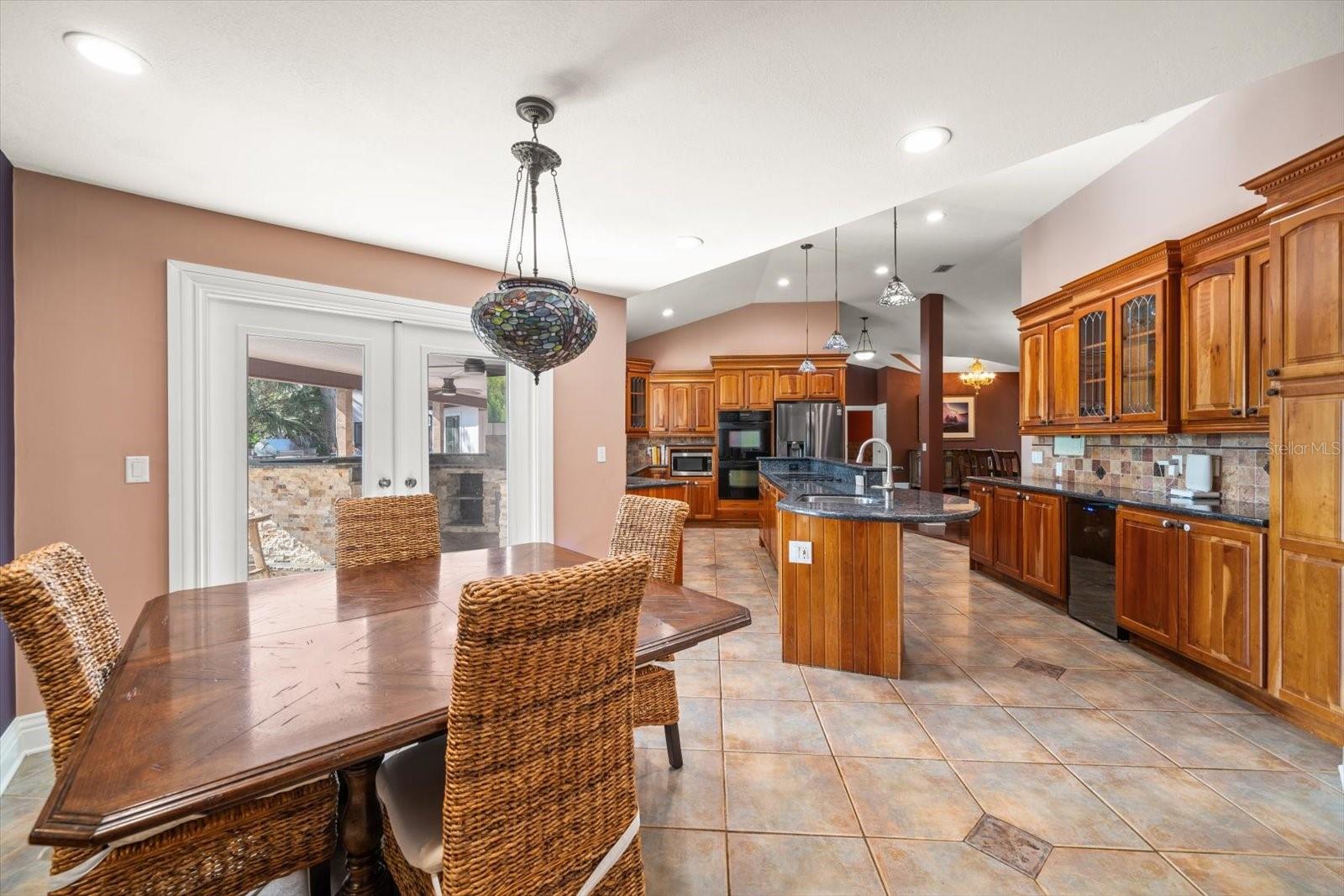 2402 PINE HAMMOCK, CLEARWATER, FL — photo 26